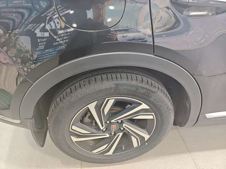 Фото 9 - Hongqi HS5