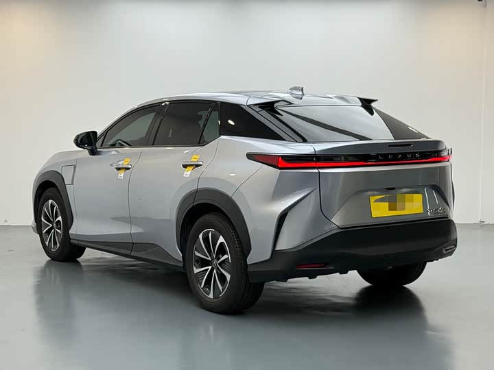 Фото 3 - Lexus RZ