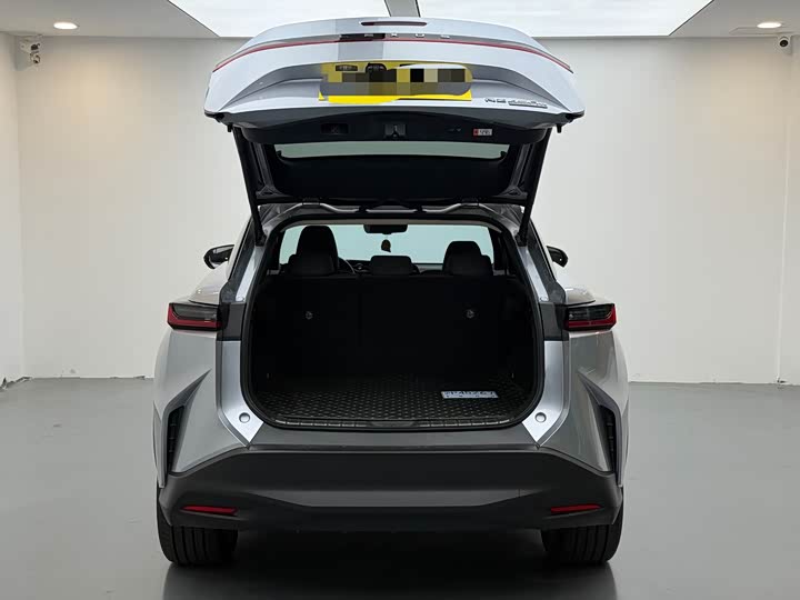 Фото 7 - Lexus RZ