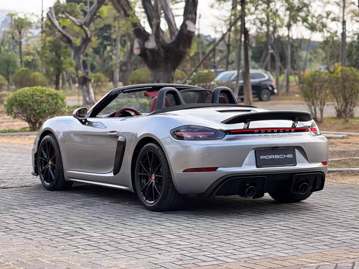 Фото 8 - Porsche 718