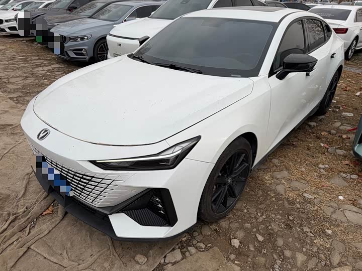 Фото 3 - Changan UNI-V