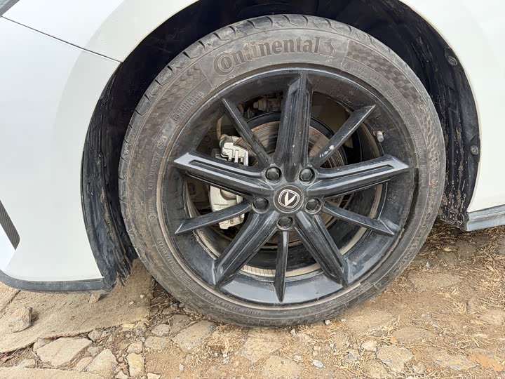 Фото 5 - Changan UNI-V