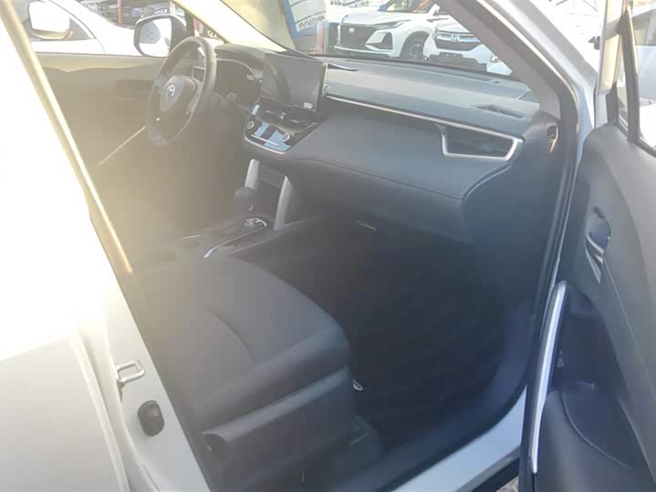 Фото 8 - Toyota Corolla Cross