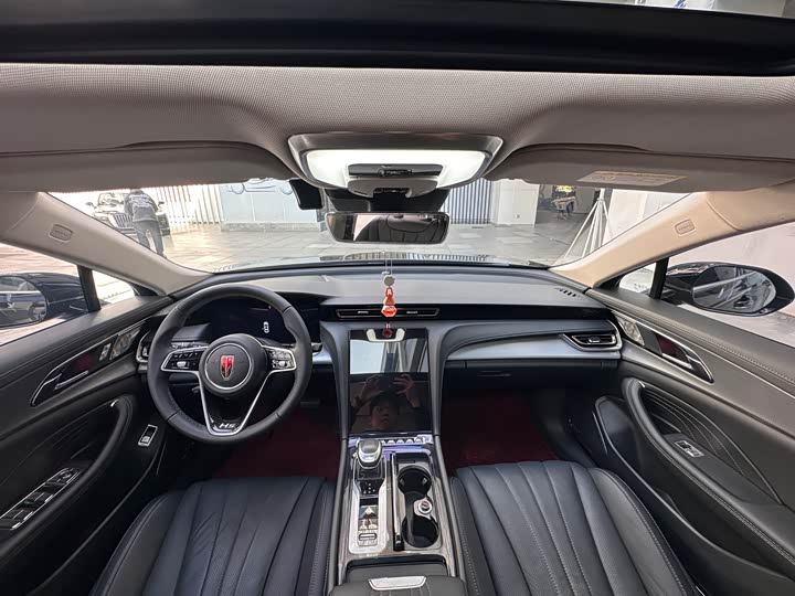 Фото 8 - Hongqi H5