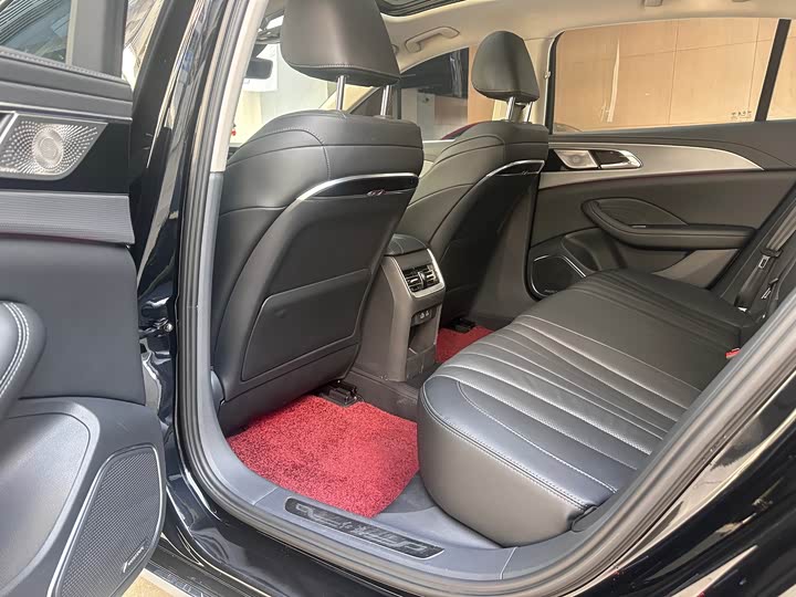 Фото 9 - Hongqi H5