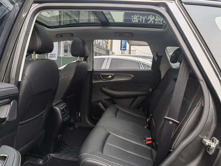 Фото 9 - Roewe RX5