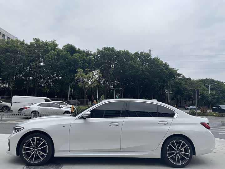 Фото 2 - BMW 3 Series