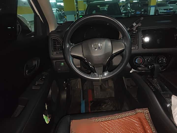 Фото 3 - Honda Vezel