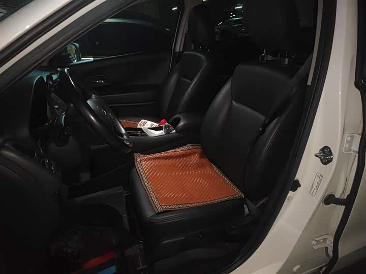 Фото 8 - Honda Vezel