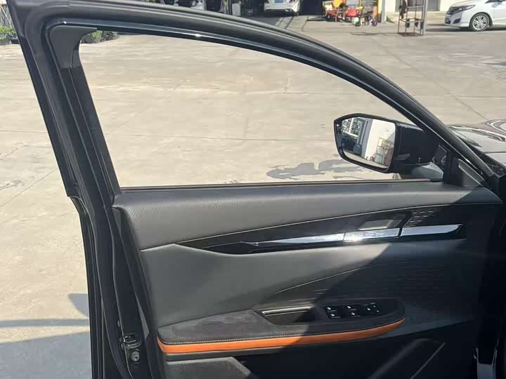 Фото 5 - Changan UNI-V