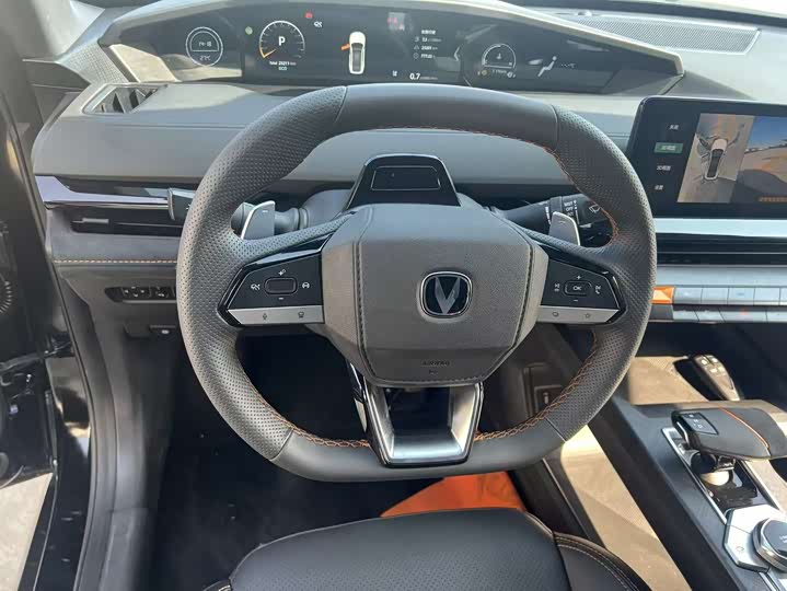 Фото 7 - Changan UNI-V