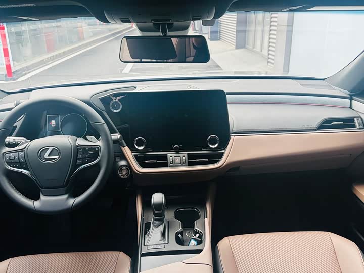 Фото 6 - Lexus ES