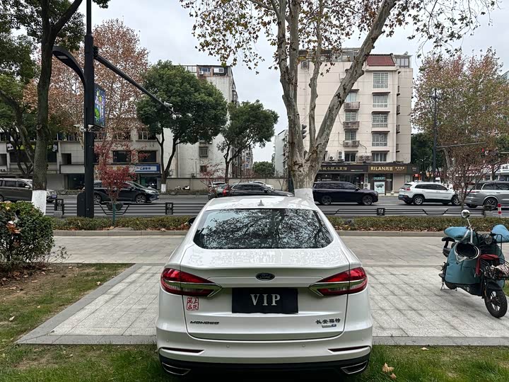 Фото 5 - Ford Mondeo