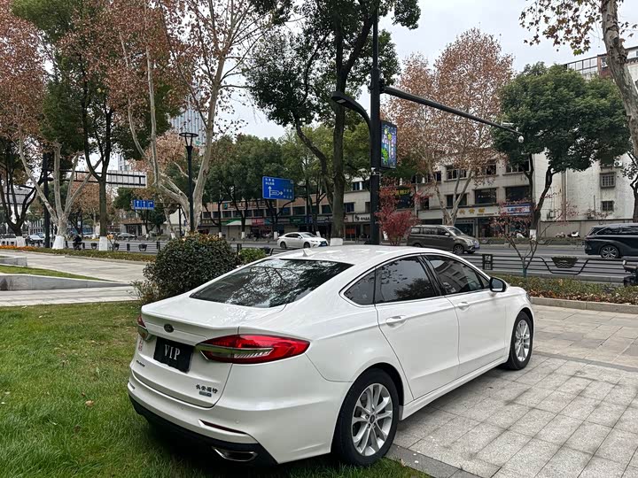 Фото 6 - Ford Mondeo