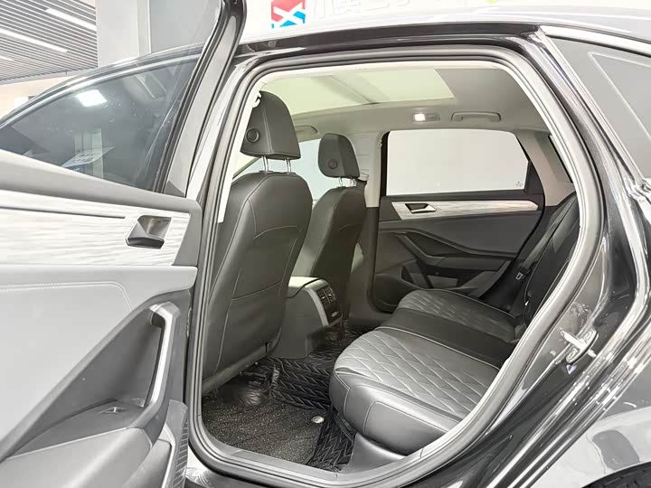 Фото 5 - Volkswagen Sagitar L