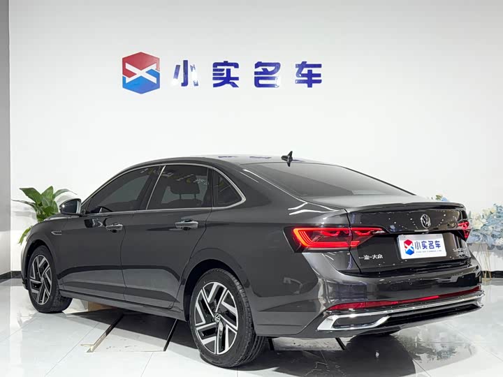 Фото 9 - Volkswagen Sagitar L