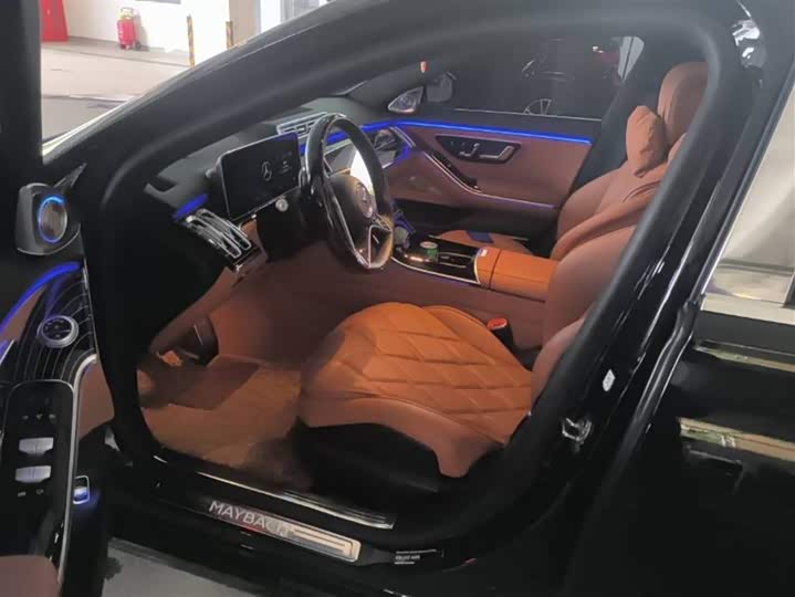 Фото 4 - Mercedes-Benz Maybach S-Class