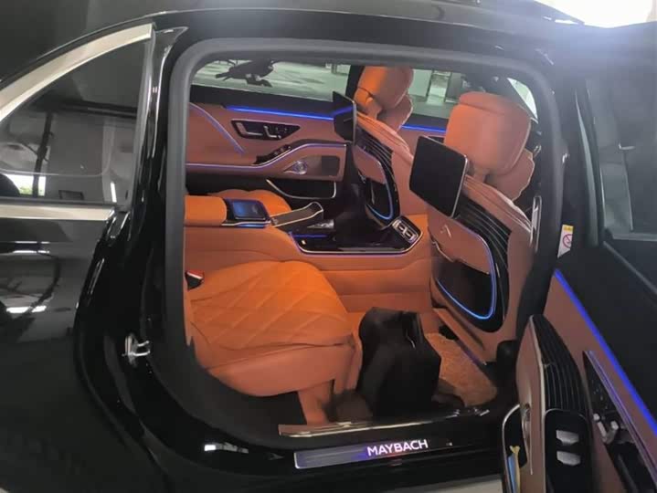 Фото 8 - Mercedes-Benz Maybach S-Class