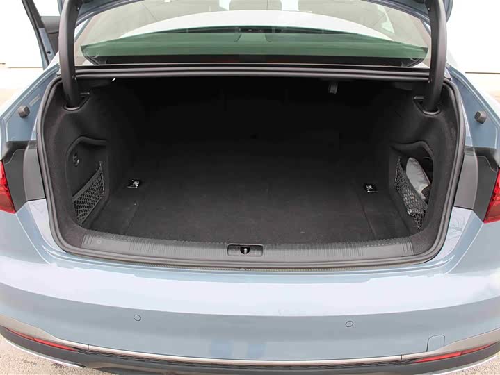 Фото 6 - Audi A4L