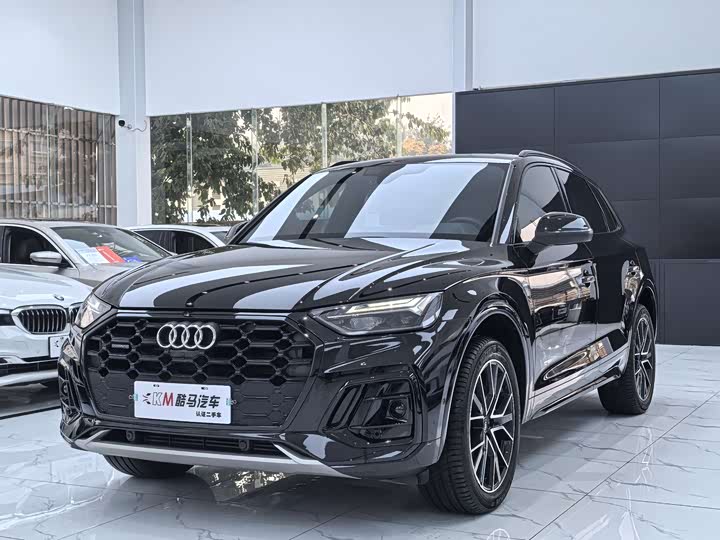 Фото 1 - Audi Q5L