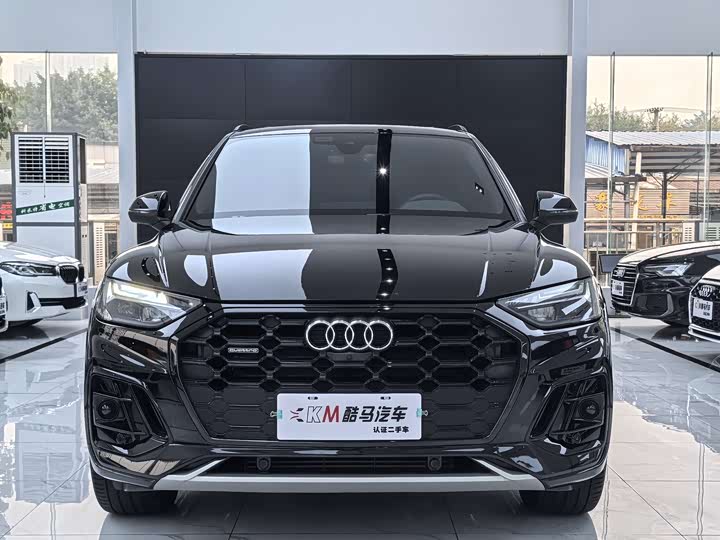 Фото 2 - Audi Q5L