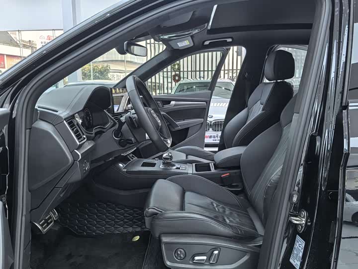 Фото 4 - Audi Q5L