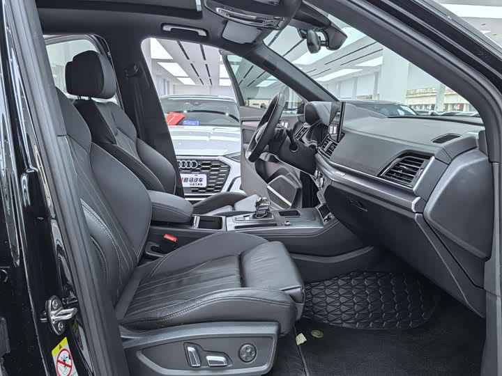 Фото 5 - Audi Q5L