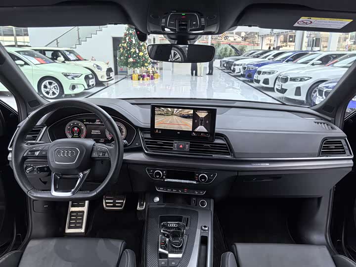 Фото 9 - Audi Q5L