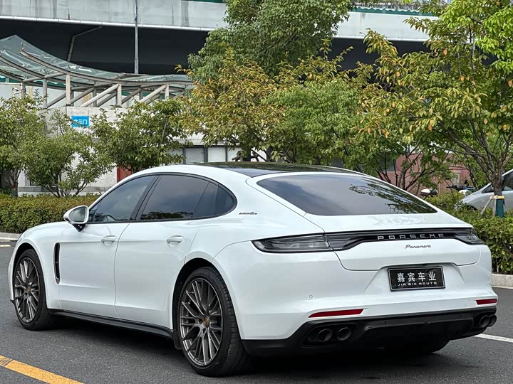 Фото 4 - Porsche Panamera