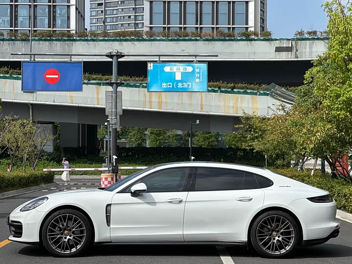 Фото 7 - Porsche Panamera