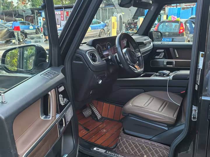 Фото 8 - Mercedes-Benz G-Class