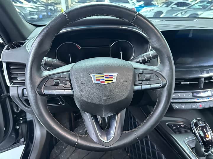 Фото 8 - Cadillac CT5