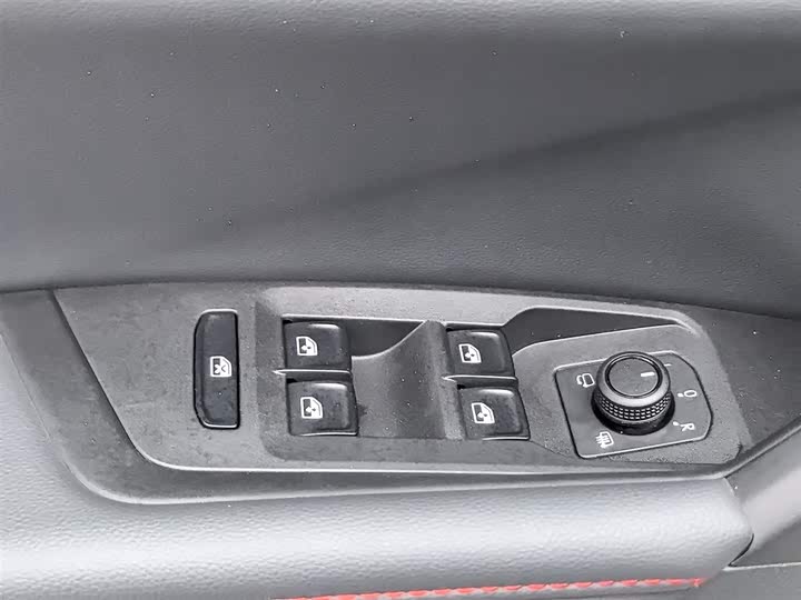 Фото 9 - Volkswagen Lavida