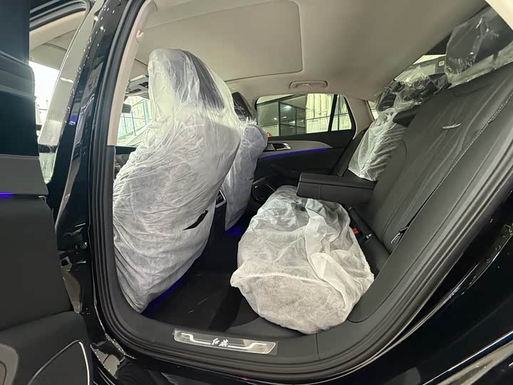 Фото 6 - Hongqi H5