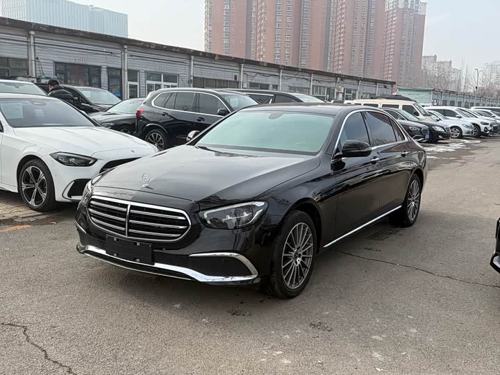 Фото 1 - Mercedes-Benz E-Class