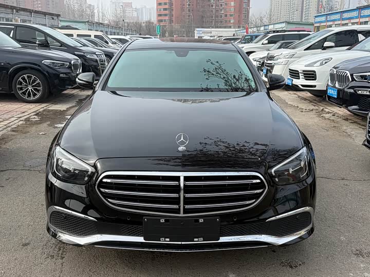 Фото 2 - Mercedes-Benz E-Class