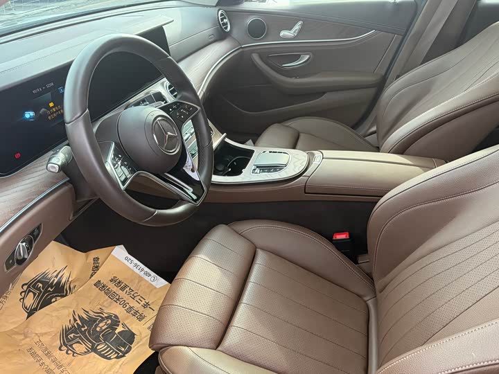 Фото 8 - Mercedes-Benz E-Class