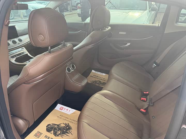 Фото 9 - Mercedes-Benz E-Class