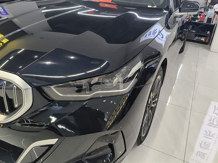 Фото 5 - BMW 5 Series