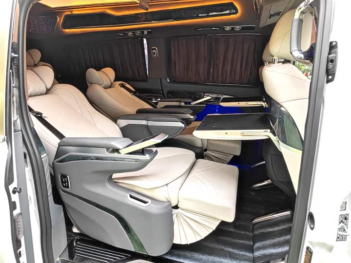 Фото 9 - Mercedes-Benz Vito