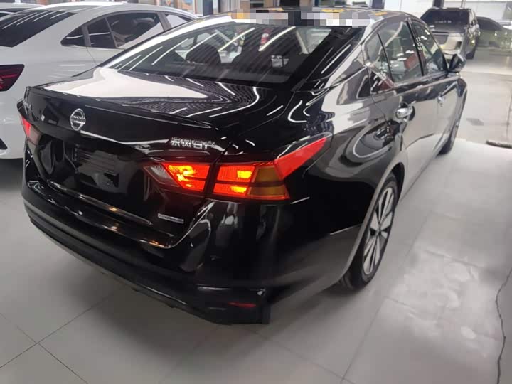 Фото 7 - Nissan Teana