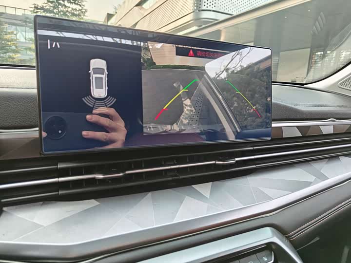 Фото 7 - Geely Vision X6