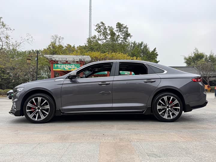 Фото 7 - Geely Preface