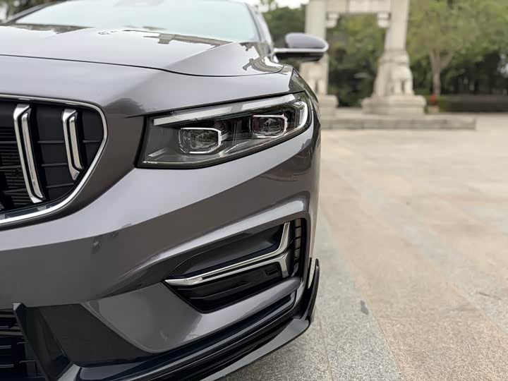 Фото 8 - Geely Preface