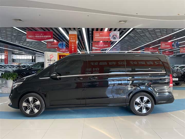 Фото 4 - Mercedes-Benz V-Class