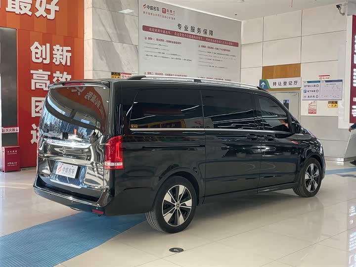 Фото 7 - Mercedes-Benz V-Class