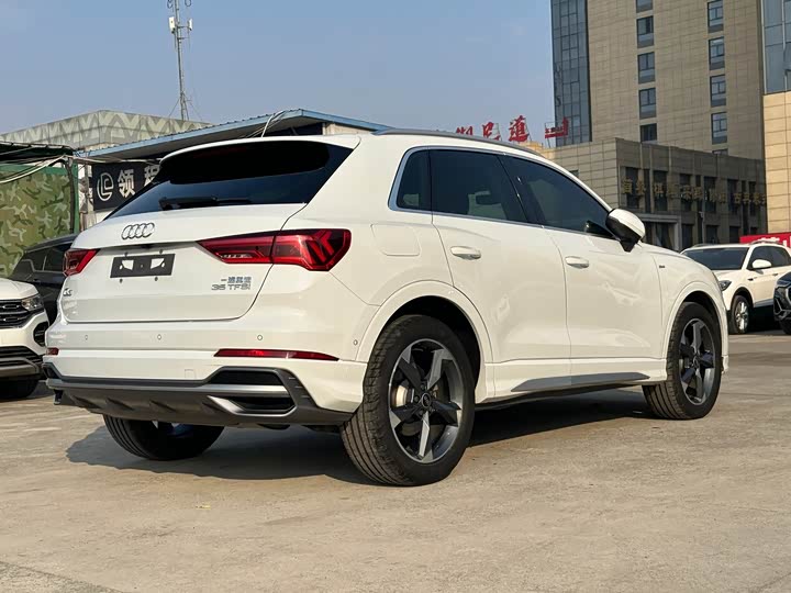 Фото 7 - Audi Q3