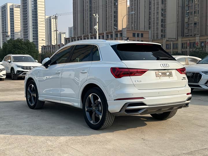 Фото 9 - Audi Q3