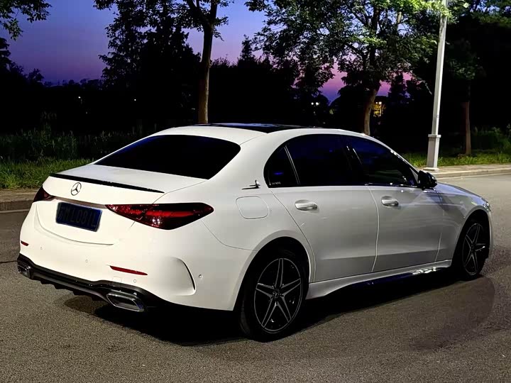 Фото 9 - Mercedes-Benz C-Class