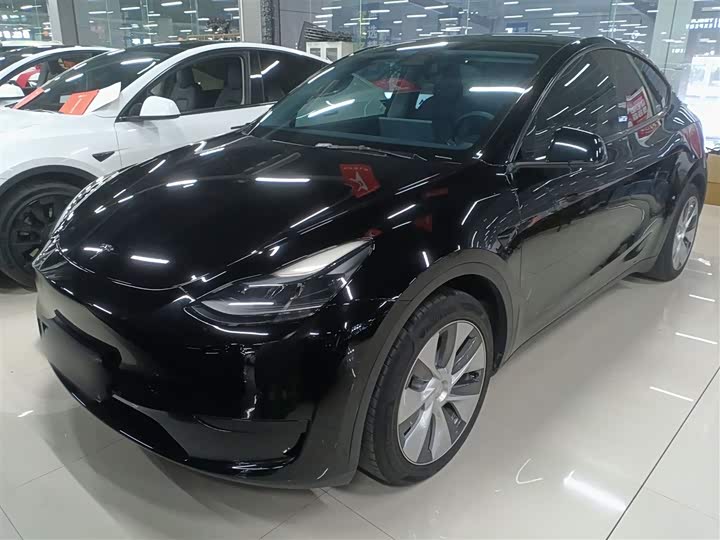 Фото 1 - Tesla Model Y